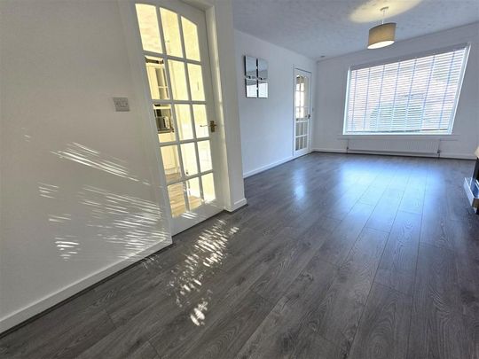 3 bedroom terraced house to rent - Photo 1