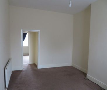Manchester Road, Bury, BL9 - Photo 2
