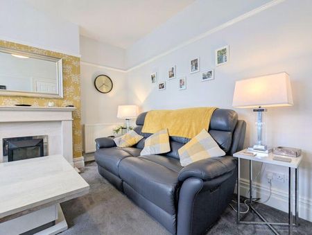 4 bedroom semi-detached house to rent - Photo 5