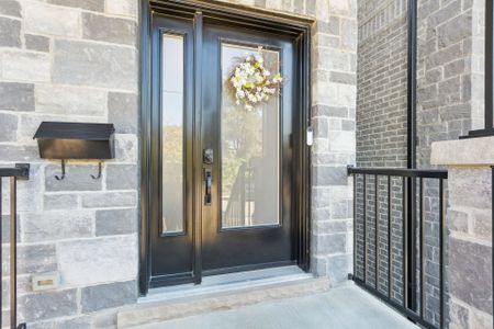 For Lease - 105 Twenty Second Street, Toronto, Ontario - Photo 4