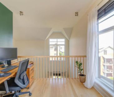 4 1/2 avec mezzanine, terrasse sur le toit et spa privé - Photo 4
