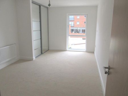 2 bedroom flat to rent - Photo 2