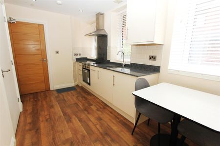 Brunswick Court, Leeds City Centre, LS2 7SA - Photo 4