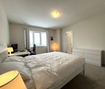 For Lease - 25 Allcroft Court, Hamilton, Ontario - Photo 1