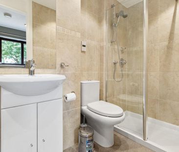 5 bedroom semi-detached house to rent - Photo 3