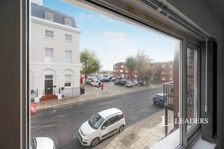1 bedroom apartment to rent High Street, Portsmouth, PO1 - Photo 3