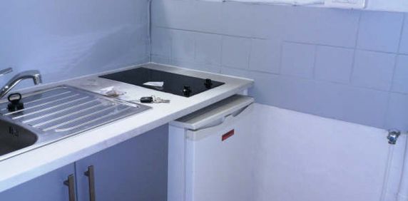 Location Appartement 1 pièce 22m² BORDEAUX 33000 - Photo 2