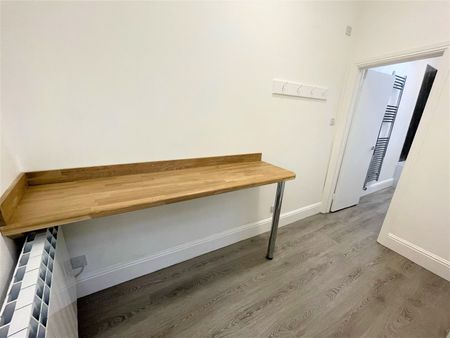 Upper High Street, Taunton, Somerset - Photo 5