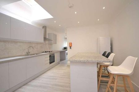 Grange Avenue, University Area, RG6 - Photo 5