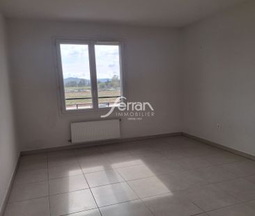 Location Appartement 3 pièces 66m² LE MUY 83490 - Photo 5