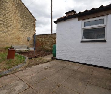 2 bedroom detached house to rent - Photo 1