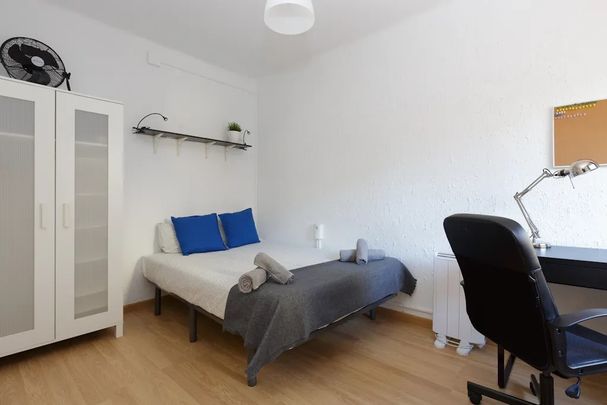 Carrer de Pareto, L'Hospitalet de Llobregat, Catalonia 08902 - Photo 1