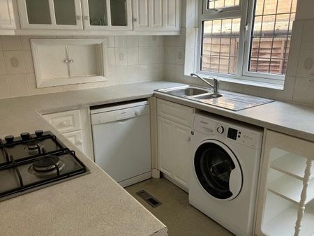 Upper Selsdon Road, CR2, Property for rent - Photo 4