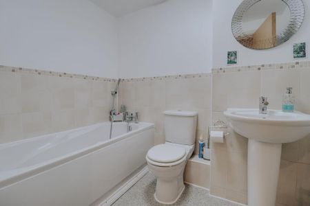 2 bedroom apartment to rent - Photo 5