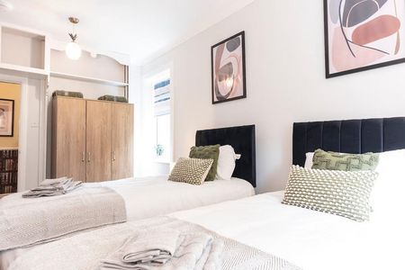 Saint Andrew's Road South - Photo 3