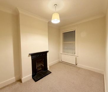 3 bedroom end of terrace house to rent - Photo 5