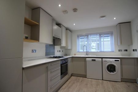 2 bedroom terraced house to rent - Photo 2