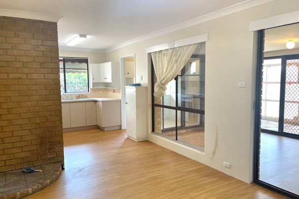 Conveniently located delight! - Photo 1