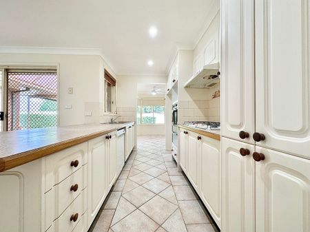 Spacious Family Home! - Photo 4
