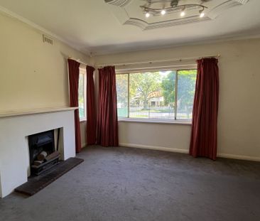 Spacious Family Home in Beautiful Burnside - Photo 5