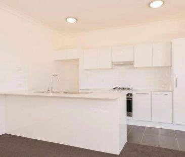 Executive Three Bedroom Townhouse - Photo 2