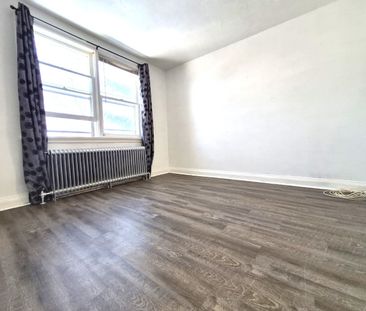 For Lease - 330 Chisholm Avenue Unit# 6, Toronto, Ontario - Photo 3