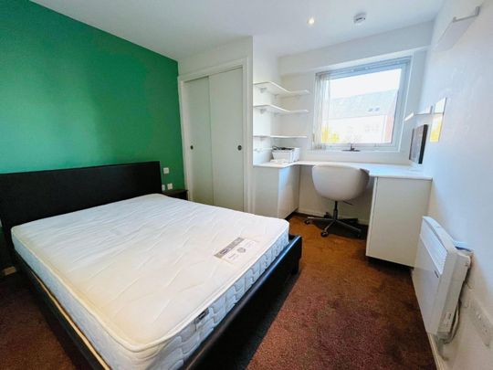 2 bedroom Flat To Let Total Size: 732 SQ FT - Photo 1