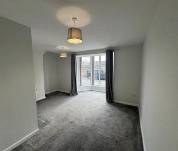 2 bedroom Flat To Let - Photo 4
