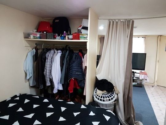 UPPER RICCARTON – 1 BEDROOM FLAT (SLEEPOUT) - Photo 1