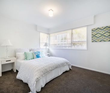 Beautifully Renovated Family Home in Sunnynook - Photo 1