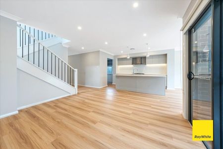 A near new aesthetically designed spacious house ready to move in. - Photo 5