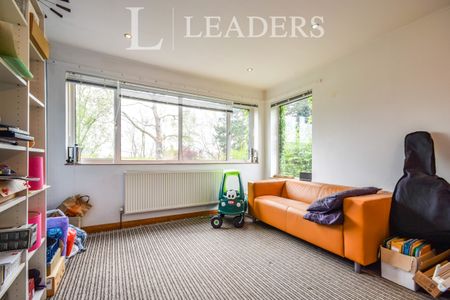 4 bedroom detached to rent Church Lane, Norwich, NR4 - Photo 2