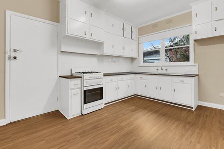 14 Maitland Avenue, Kew VIC 3101 - Photo 2