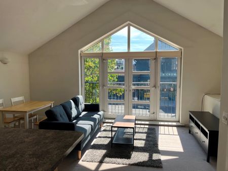 2 Bed Detached House, Tooting Bec Road, SW17 - Photo 2