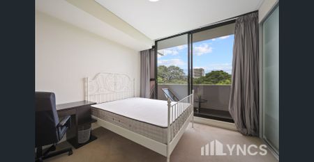 Emerald Park Three Bedroom Student-Friendly Apartment - Photo 3