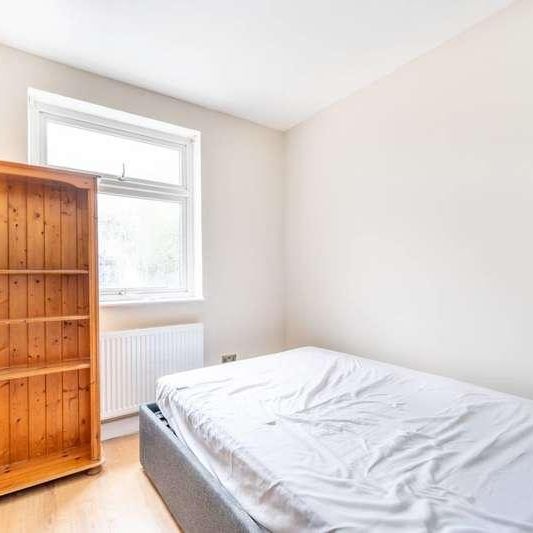 Lane Close, Dollis Hill, NW2 - Photo 1