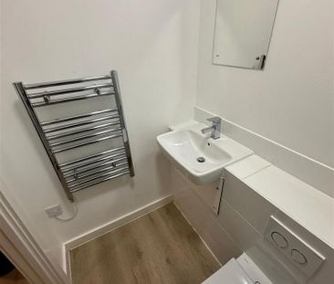 1 bedroom private hall to rent - Photo 5