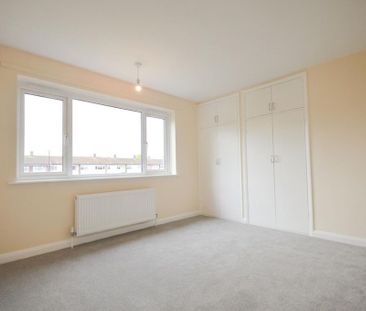 4 bedroom semi-detached house to rent - Photo 6