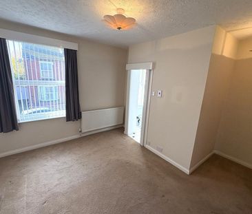 Victoria Road, Brierley Hill - Photo 5