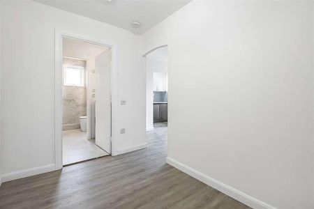 Bader Gardens, Slough, SL1 - Photo 3