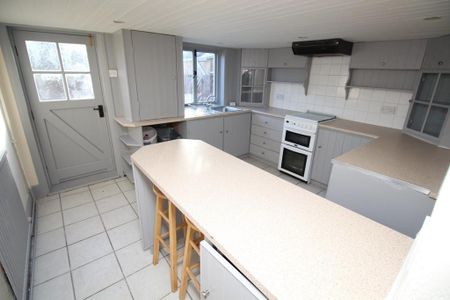 3 bedroom terraced house to rent - Photo 2