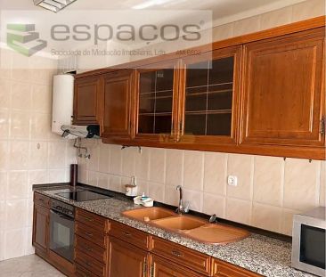 Apartment T3 in Sacavém e Prior Velho, Loures - Photo 3