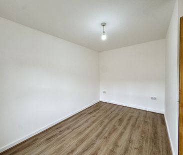 1 Bedroom Flat - Photo 1