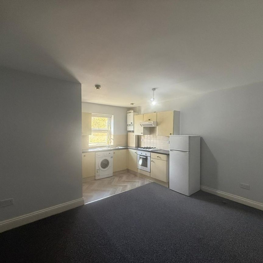 3 Bed Flat, Howard Road, SE25 - Photo 1