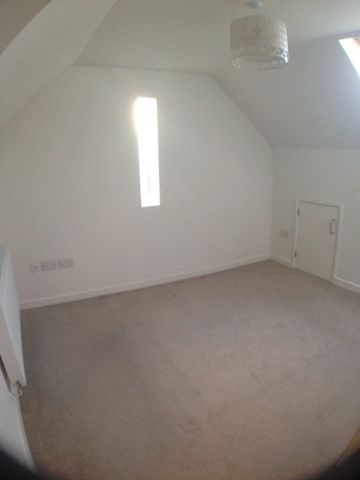 Three Bedroom Apartment to Rent in Taunton - Photo 3