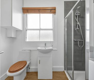 1 bedroom mews to rent - Photo 4