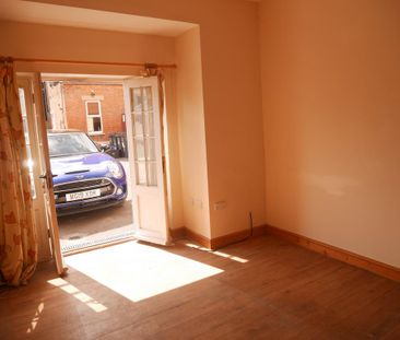 1 bedroom coach house to rent - Photo 1