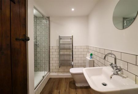 6 bedroom detached house to rent - Photo 4