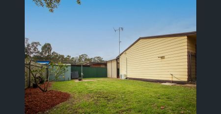 BEAUTIFUL COTTAGE STYLE HOME - Photo 4