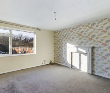 Maple Close , Cam , Dursley , Glos , GL11 - Photo 2